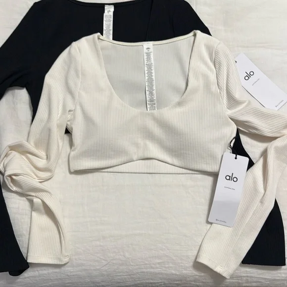 2 ALO Yoga Ribbed Defined Long Sleeve Bra Crop Tops - Picture 5 of 5